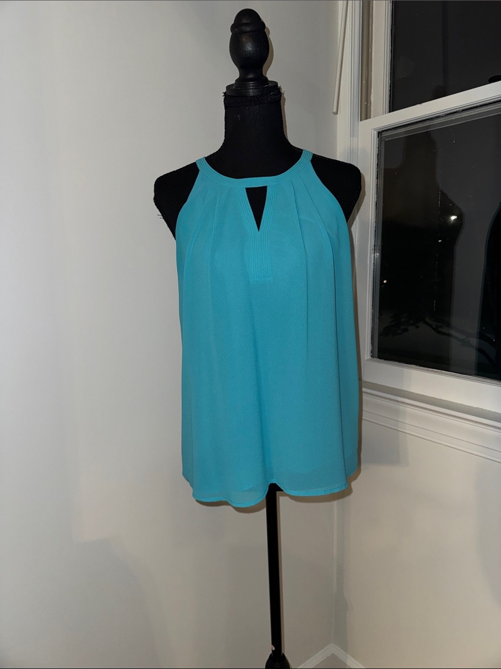 Sleeveless Keyhole Halter Top in Teal